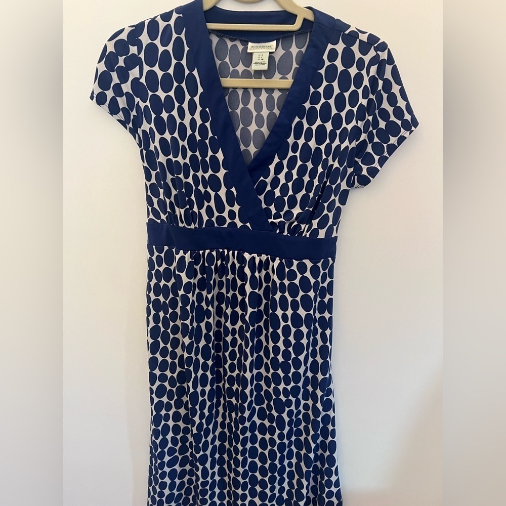 MOTHERHOOD MATERNITY V NECK DRESS. SIZE SMALL PURPLE AND WHITE POLKA DOTS. - Picture 2 of 8